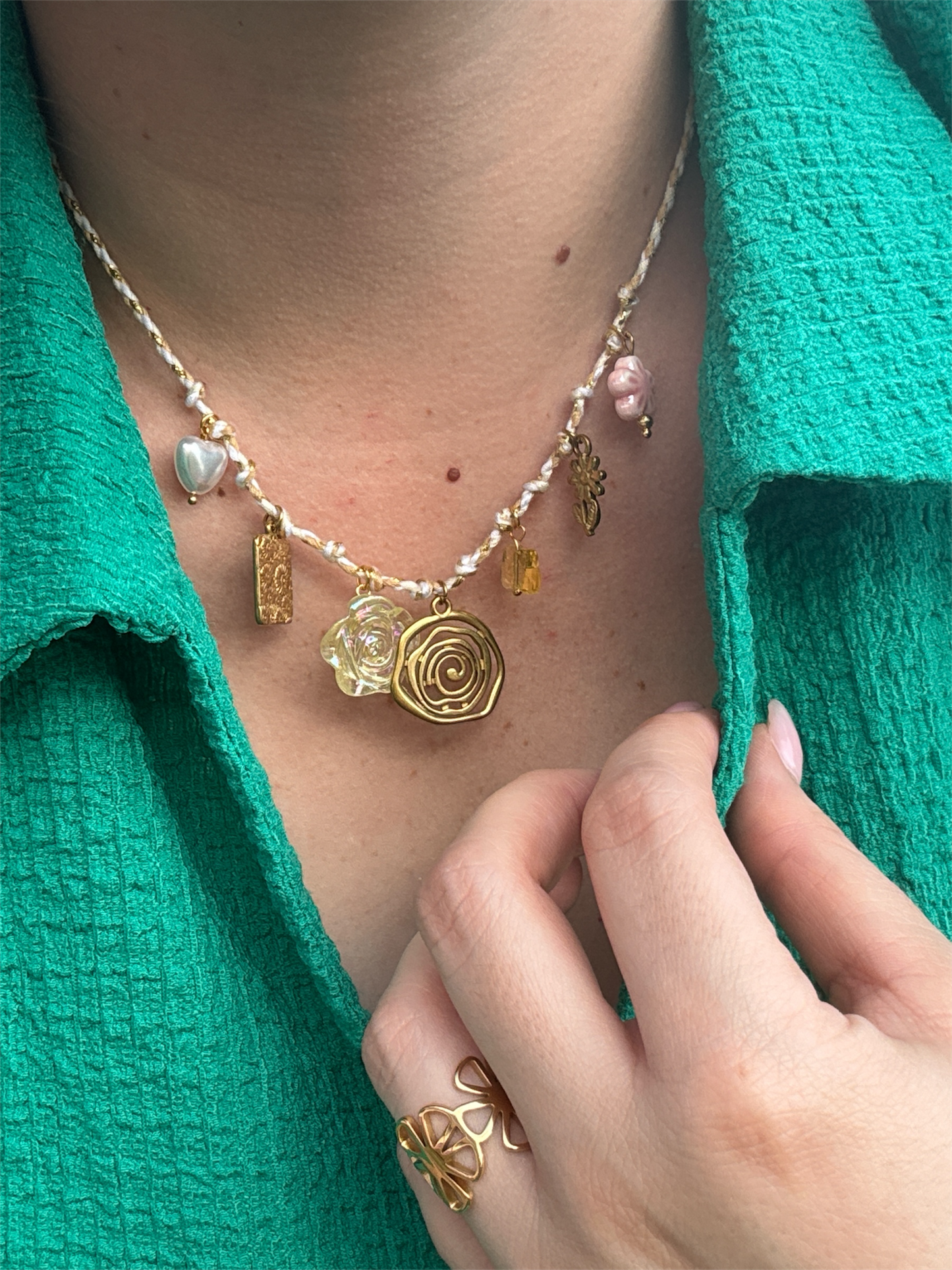 Flowers choker