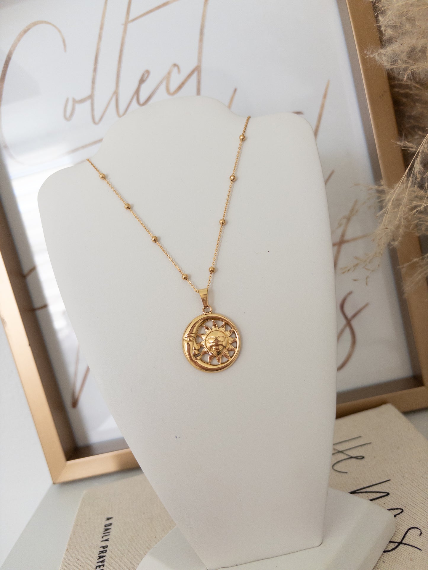 Soely Necklace