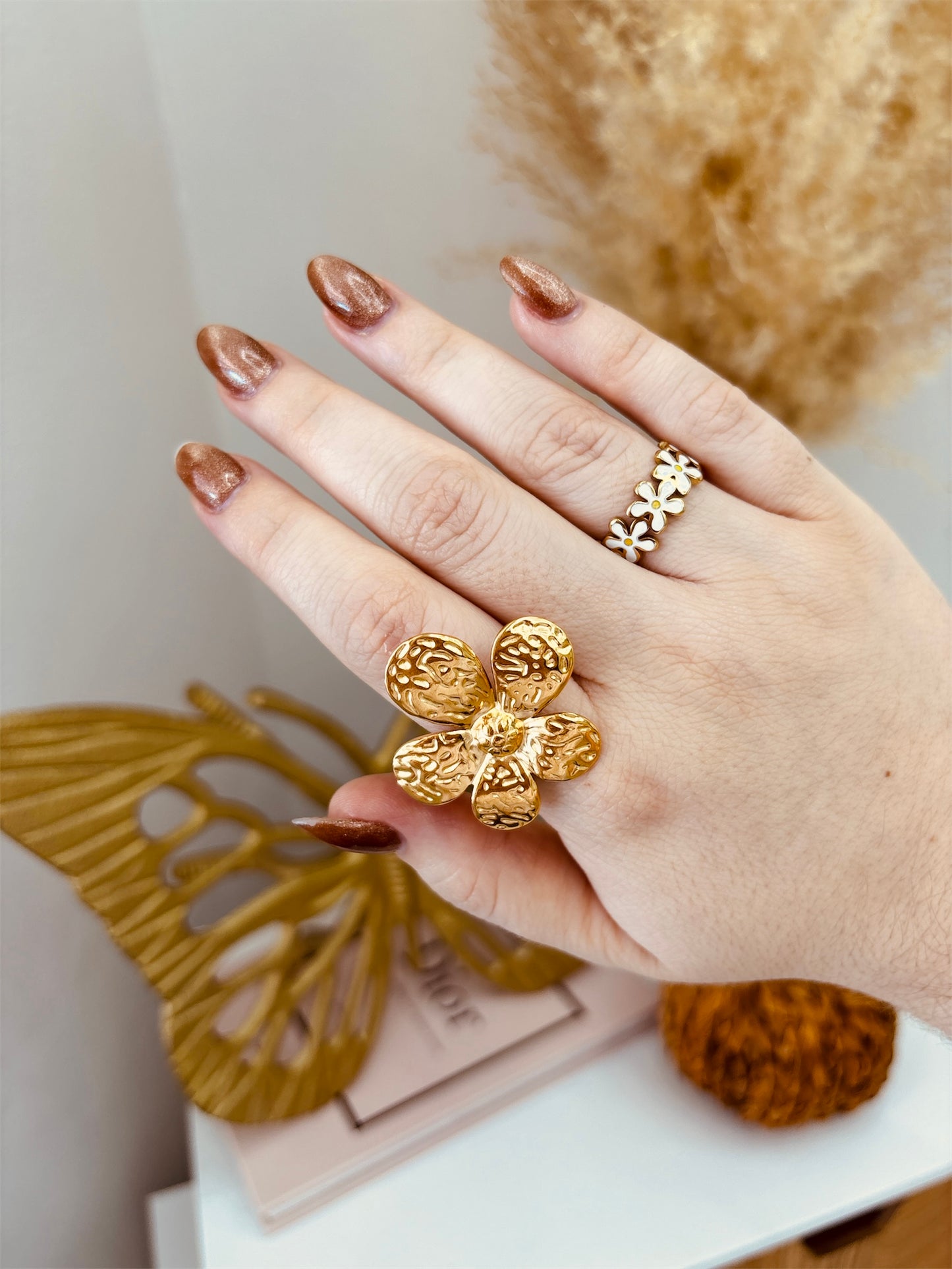 Loto flower Ring white